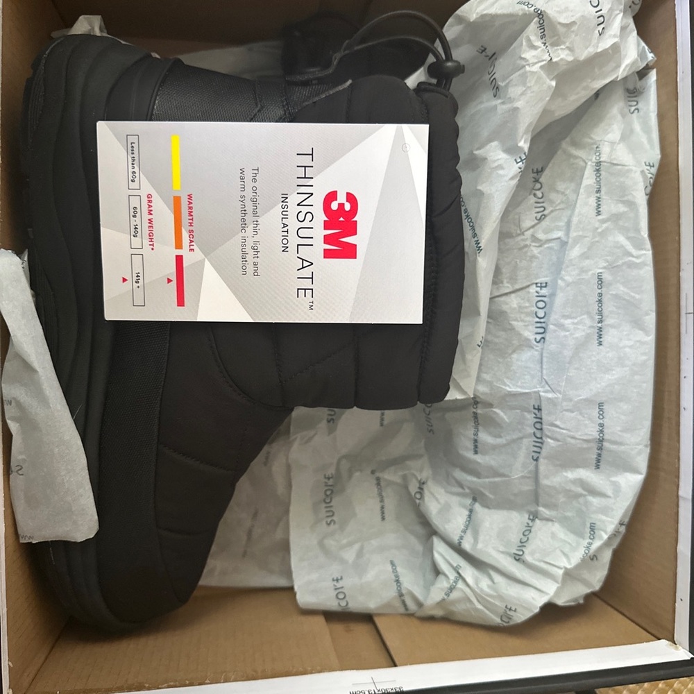 Suicoke Bower/evabOvo Ovo boots
Size 8M